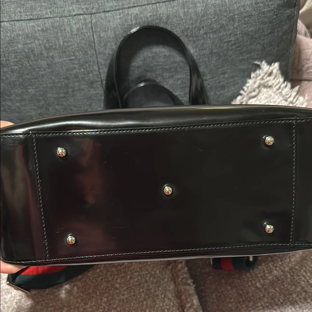 🎄GUCCI Black Tote Bag with Green and Red Strap - Picture 6 of 11